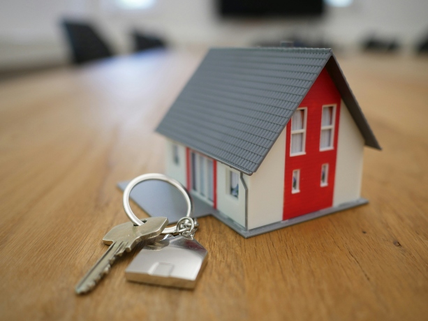 a model house attached to a set of keys